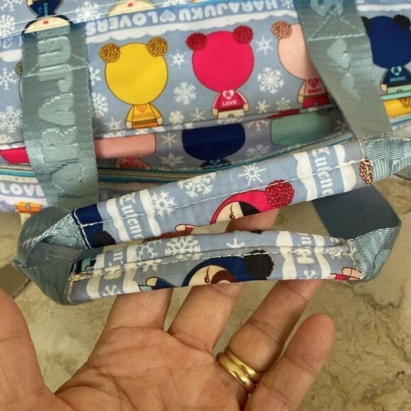 NWT Harajuko Lovers Eskimo Kisses Cross Body Nylon Printed Satchel Travel Bag - Picture 11 of 16